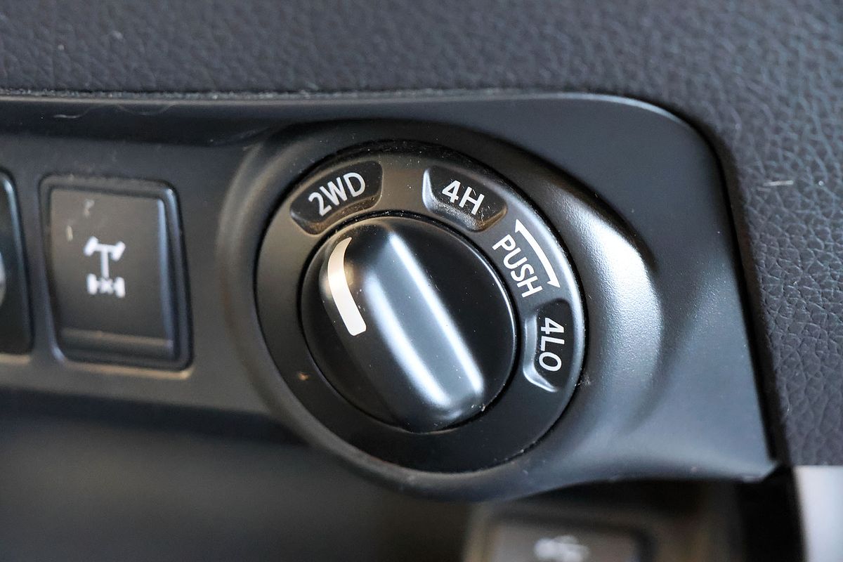2019 Nissan Navara ST D23 Series 3 4X4