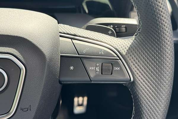 2024 Audi A3 35 TFSI S line GY