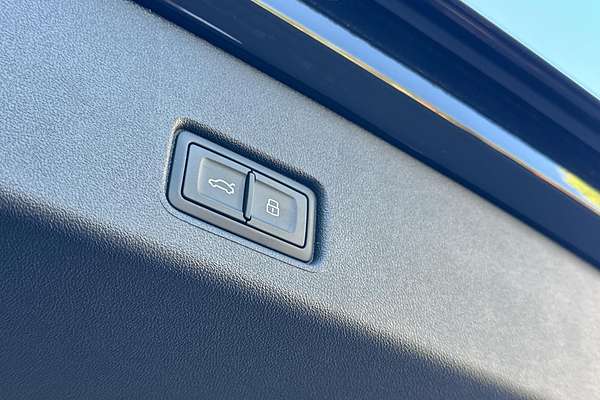 2024 Audi Q4 e-tron 55 F4