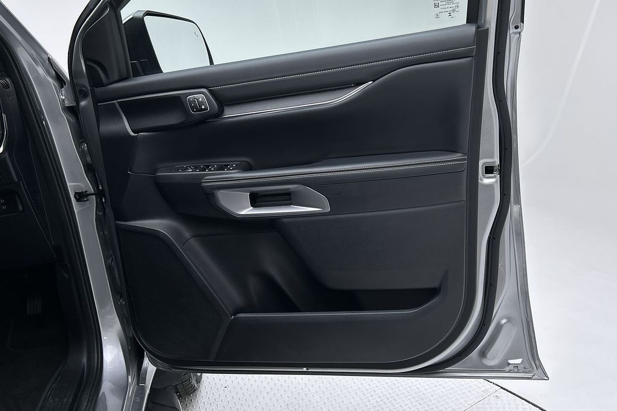 2023 Ford Everest Platinum