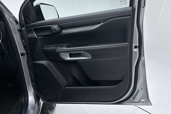 2023 Ford Everest Platinum