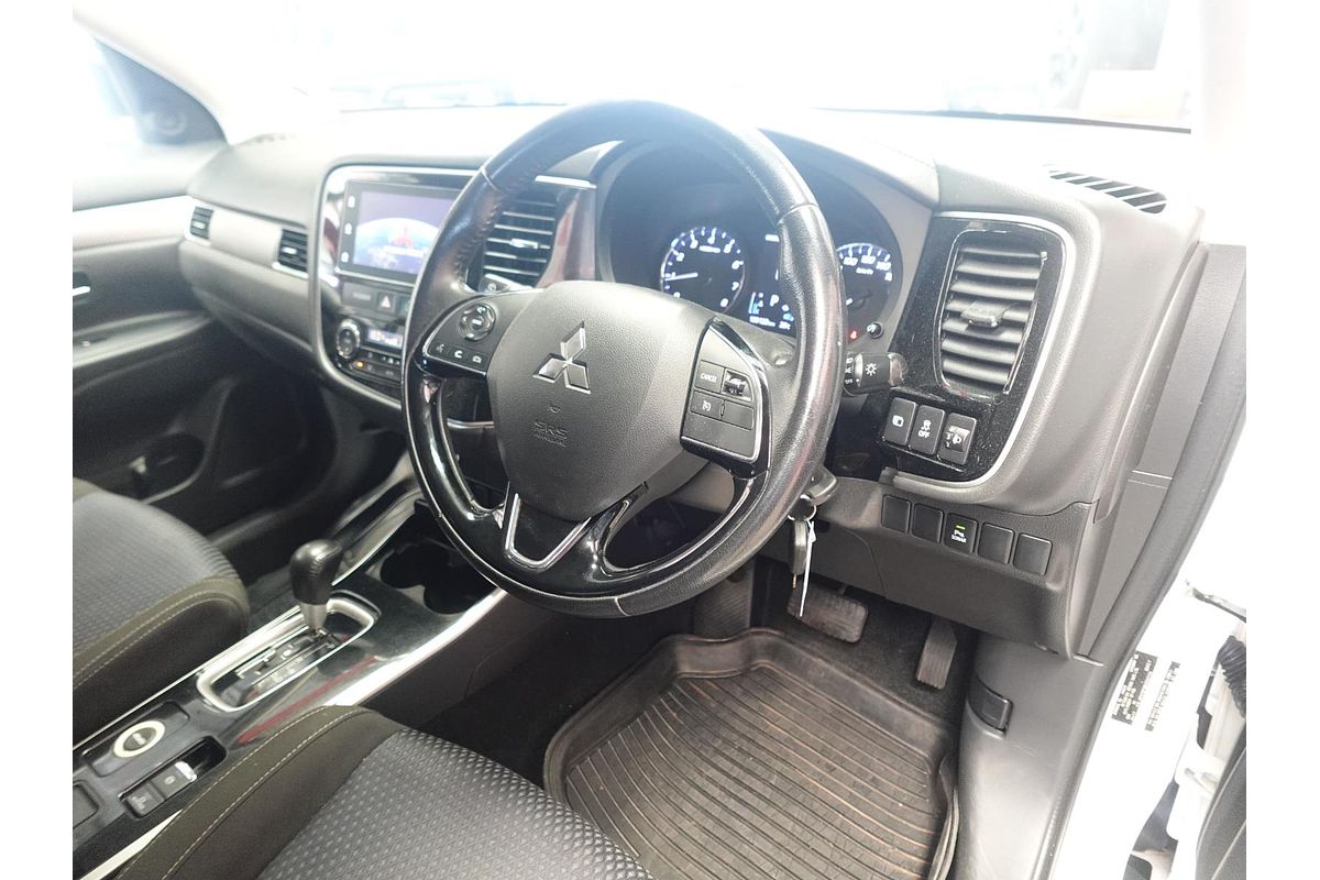 2017 Mitsubishi Outlander LS Safety Pack ZK