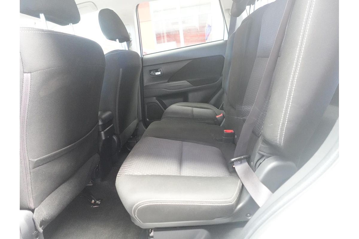 2017 Mitsubishi Outlander LS Safety Pack ZK