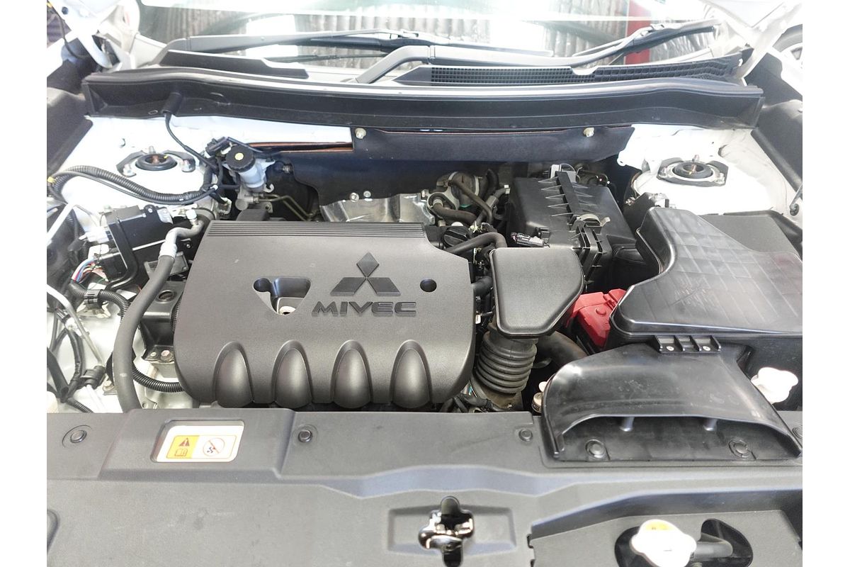 2017 Mitsubishi Outlander LS Safety Pack ZK
