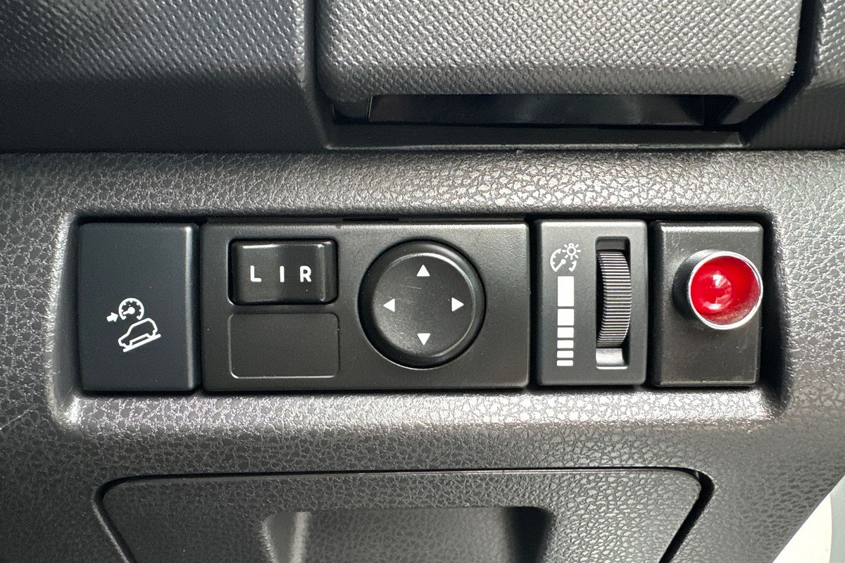 2018 Isuzu D-MAX SX High Ride Rear Wheel Drive