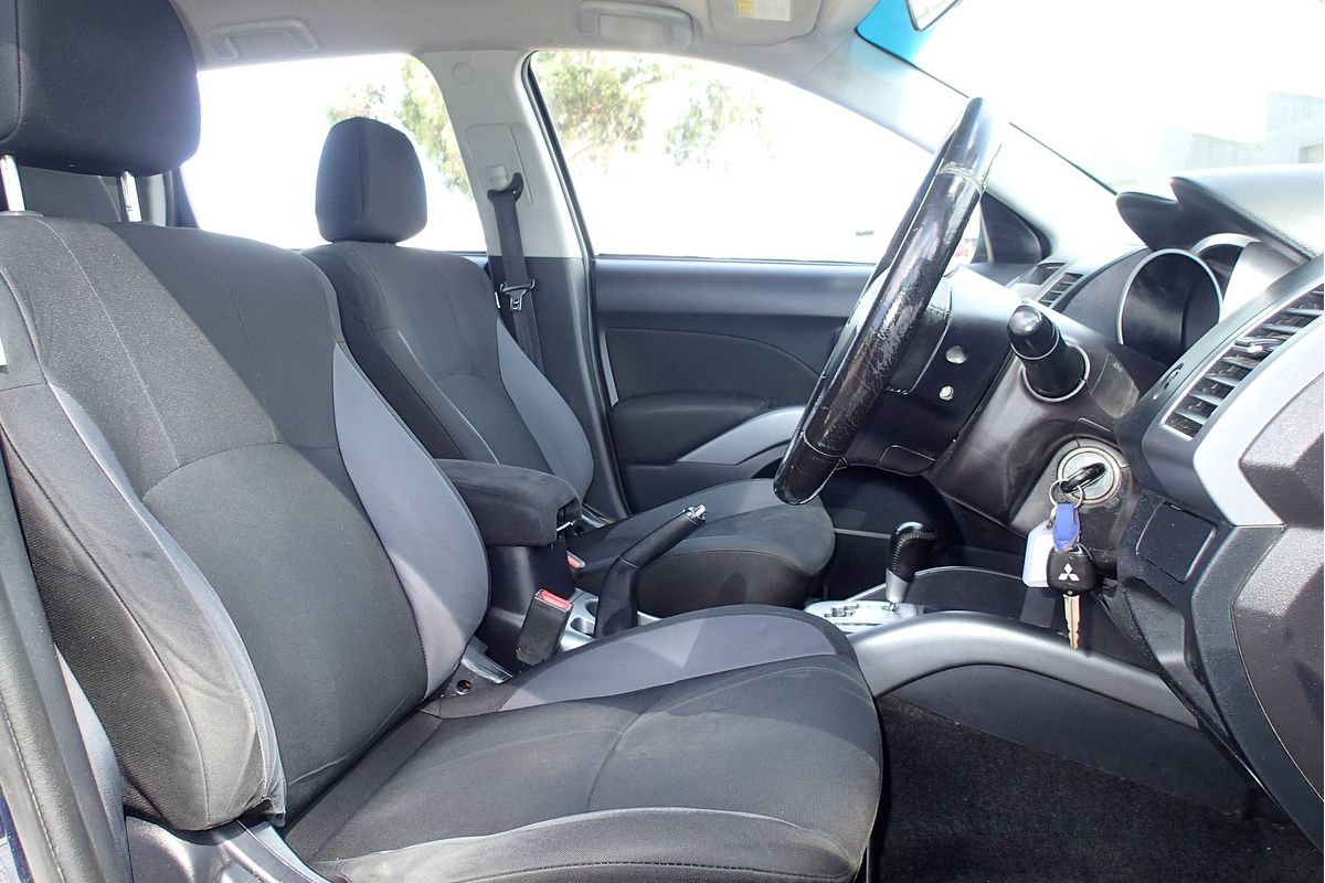 2011 Mitsubishi OUTLANDER ZH MY11