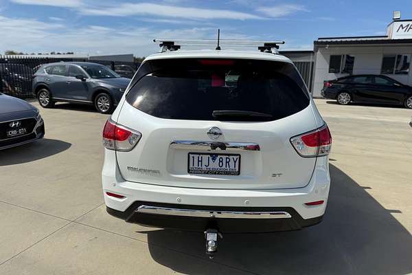 2016 Nissan Pathfinder ST R52