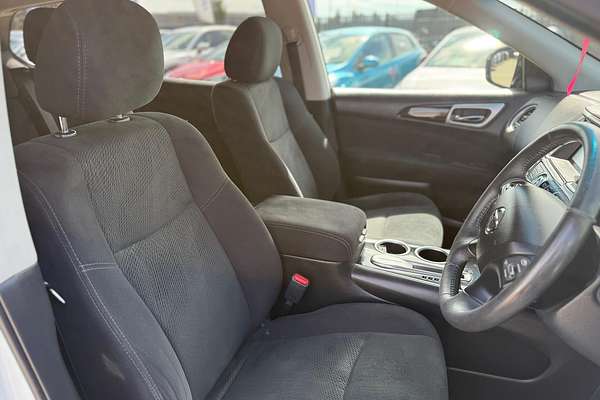 2016 Nissan Pathfinder ST R52