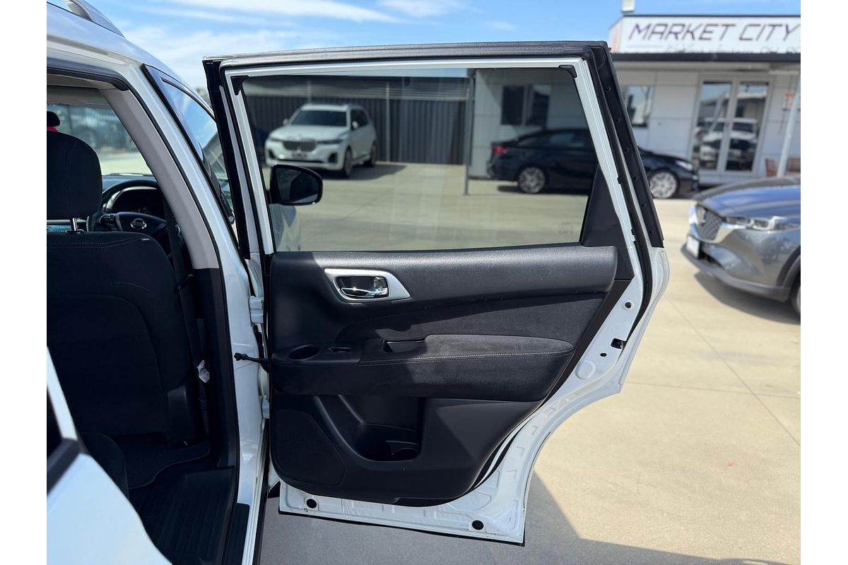 2016 Nissan Pathfinder ST R52