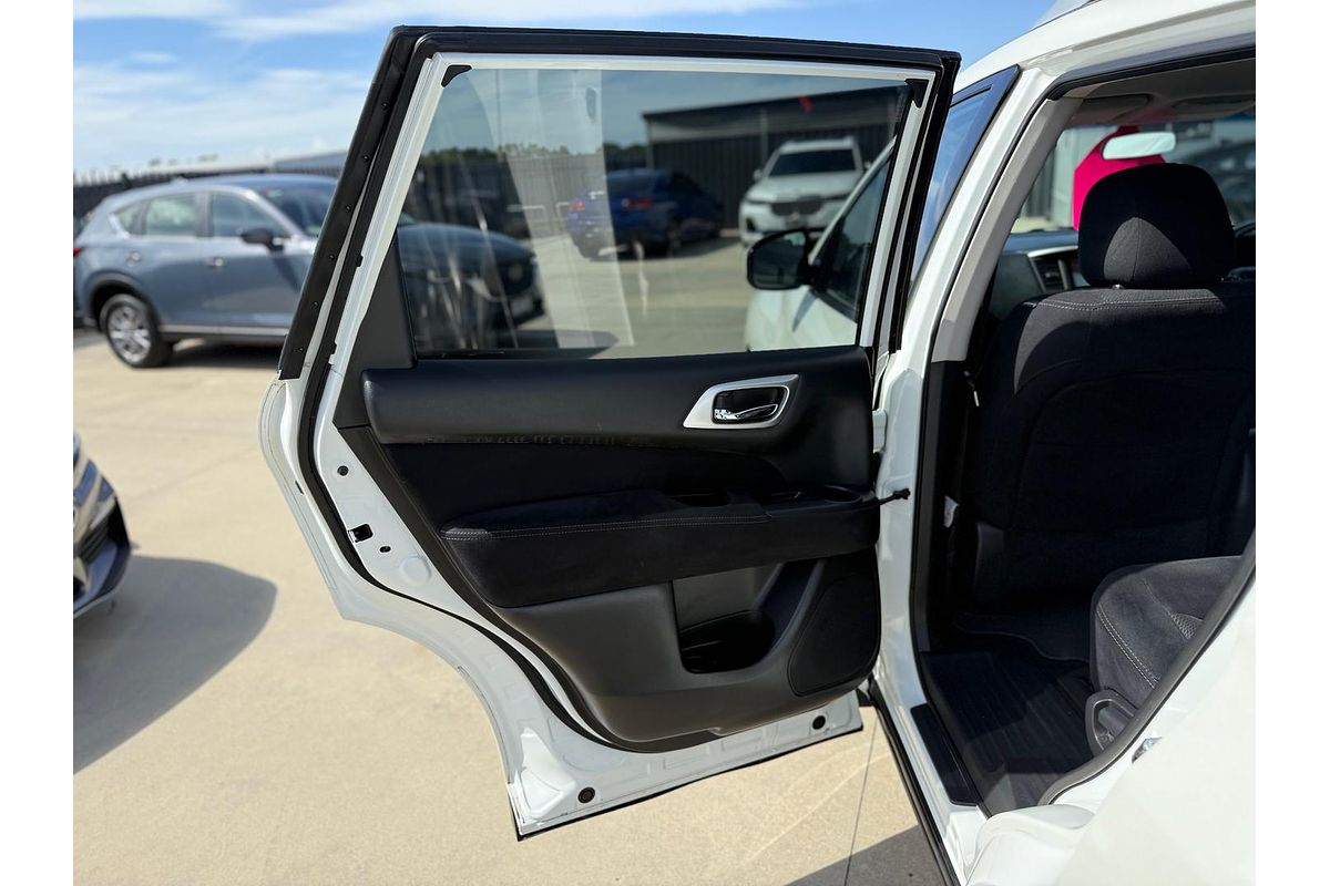 2016 Nissan Pathfinder ST R52