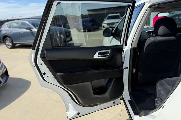 2016 Nissan Pathfinder ST R52