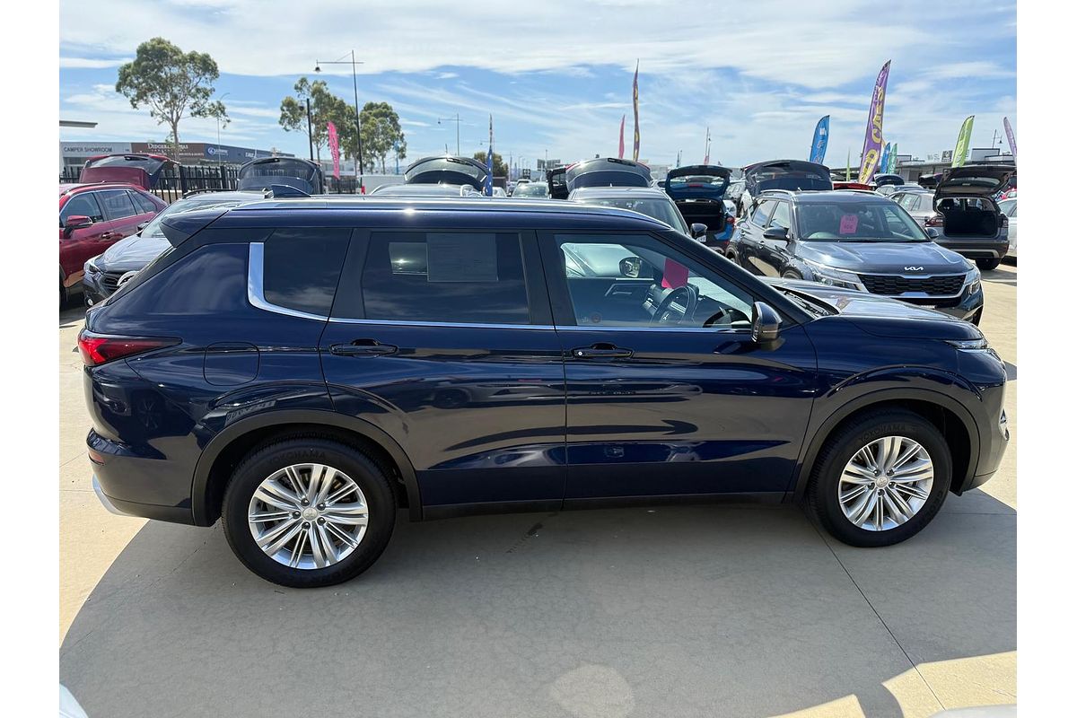2023 Mitsubishi Outlander ES ZM