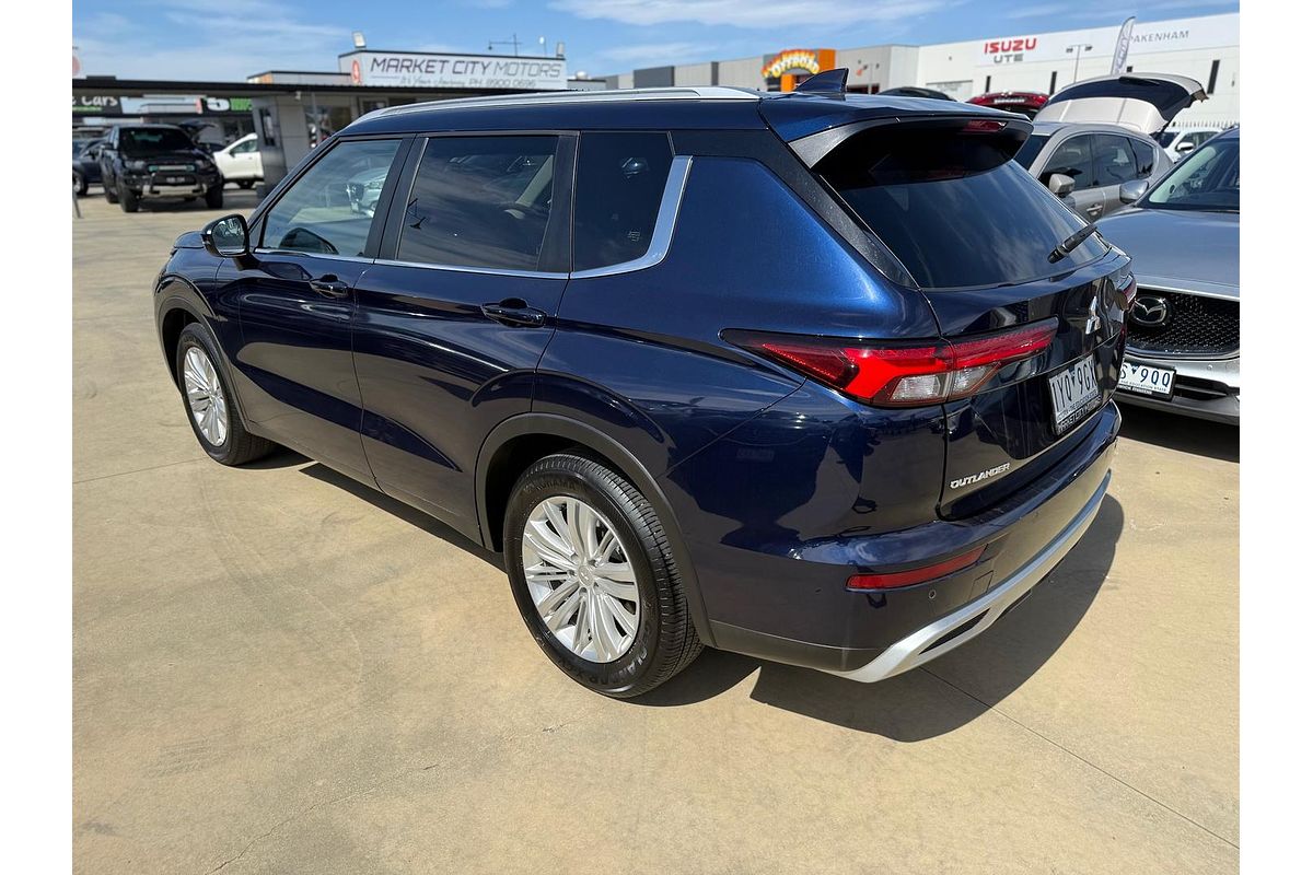 2023 Mitsubishi Outlander ES ZM