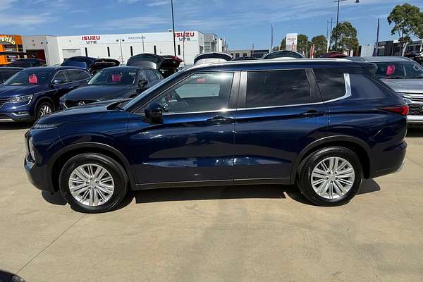 2023 Mitsubishi Outlander ES ZM