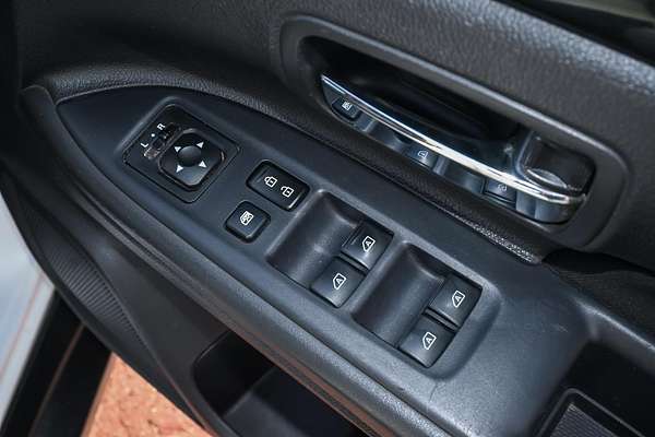2020 Mitsubishi Outlander ES ZL