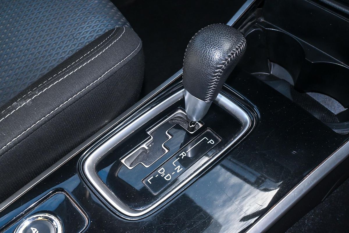 2020 Mitsubishi Outlander ES ZL