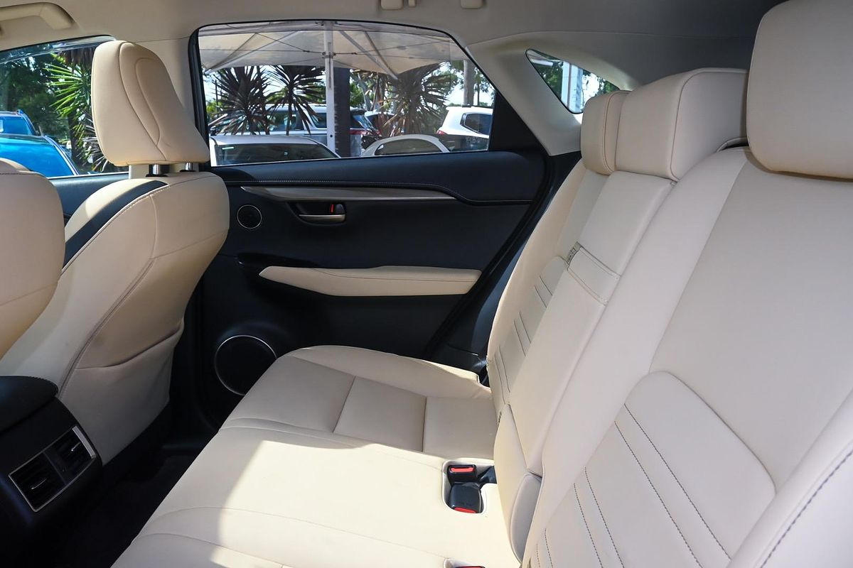 2017 Lexus NX NX300h Luxury AYZ10R