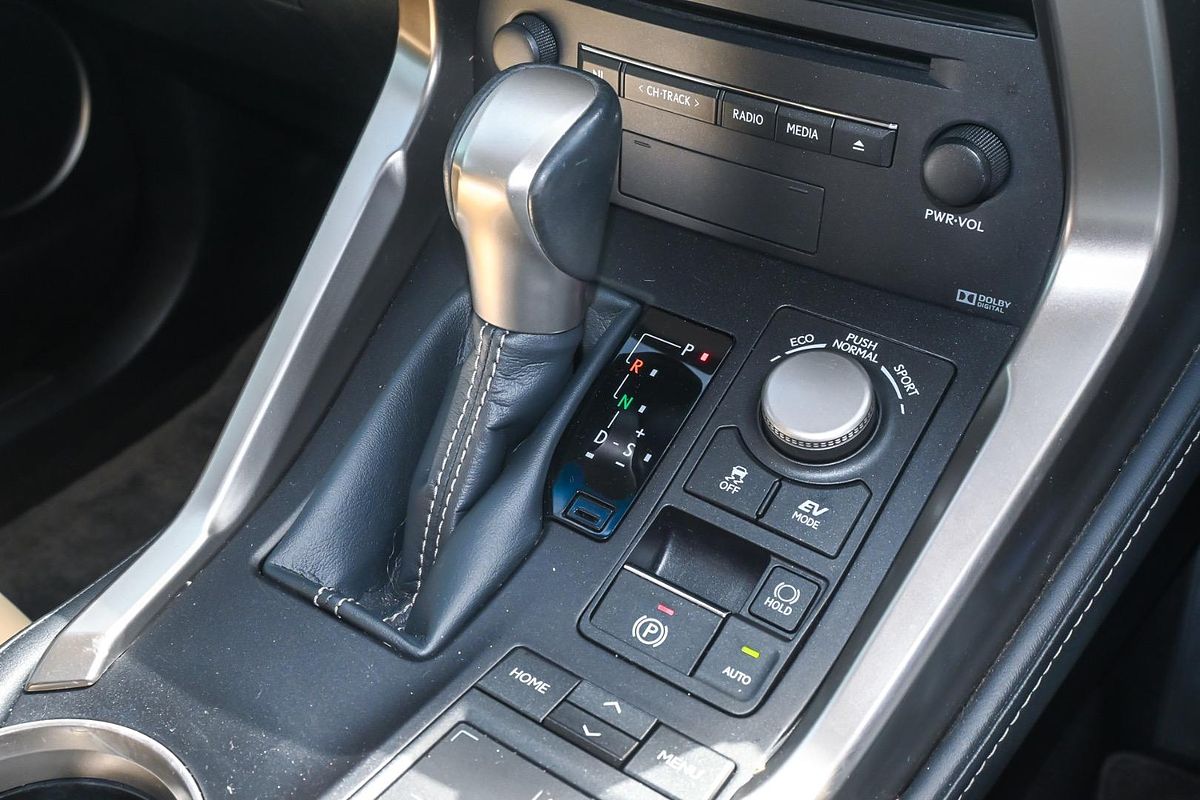 2017 Lexus NX NX300h Luxury AYZ10R