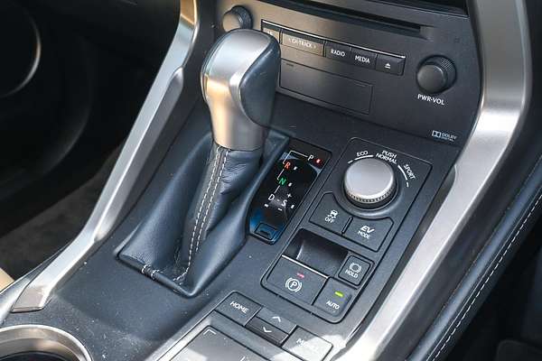 2017 Lexus NX NX300h Luxury AYZ10R