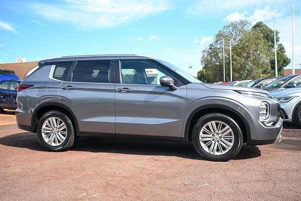 2022 Mitsubishi Outlander LS ZM