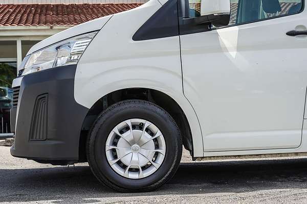 2022 Toyota Hiace Commuter GDH322R