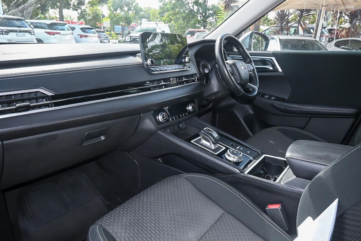 2022 Mitsubishi Outlander LS ZM