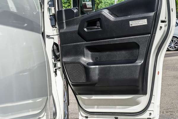 2022 Toyota Hiace Commuter GDH322R