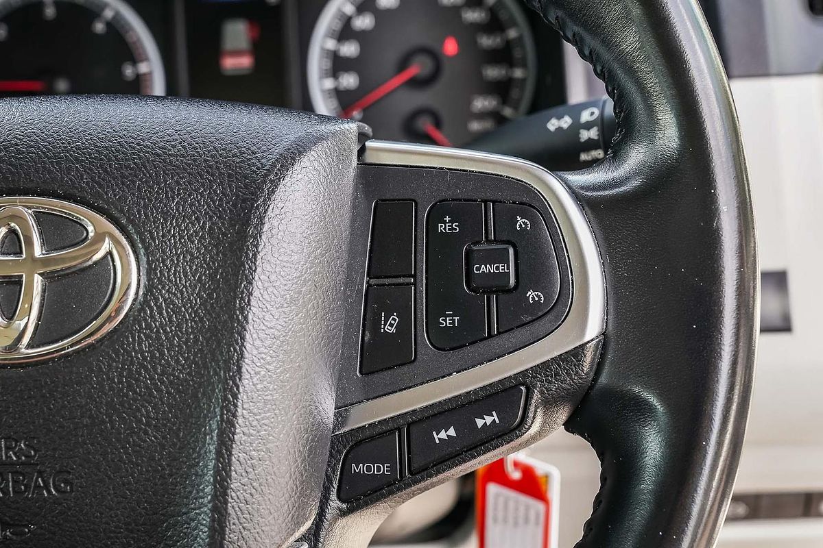 2022 Toyota Hiace Commuter GDH322R