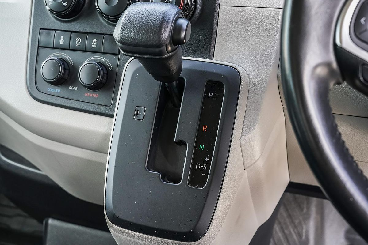 2022 Toyota Hiace Commuter GDH322R