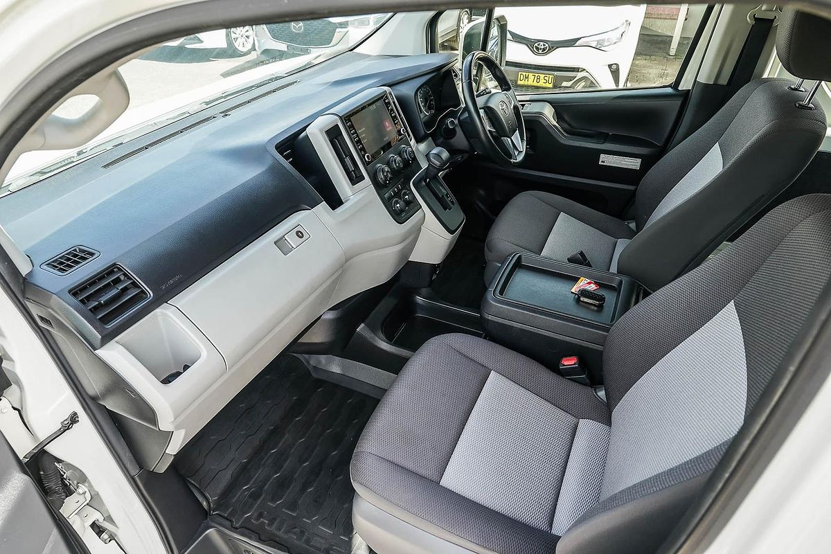 2022 Toyota Hiace Commuter GDH322R