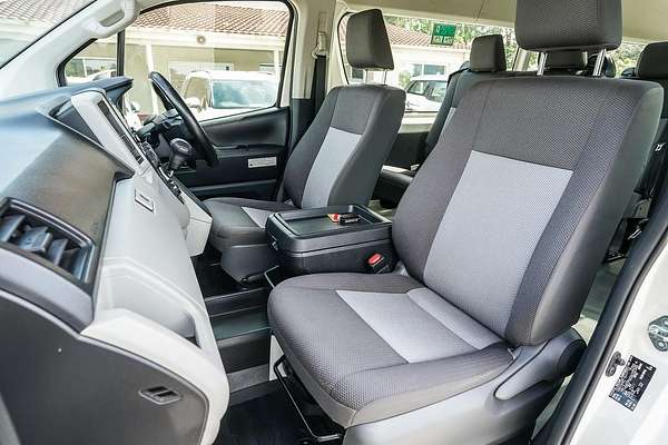 2022 Toyota Hiace Commuter GDH322R