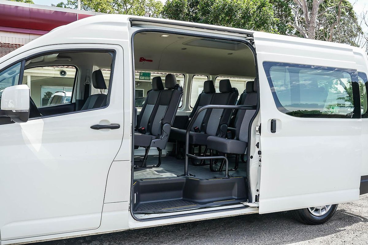 2022 Toyota Hiace Commuter GDH322R