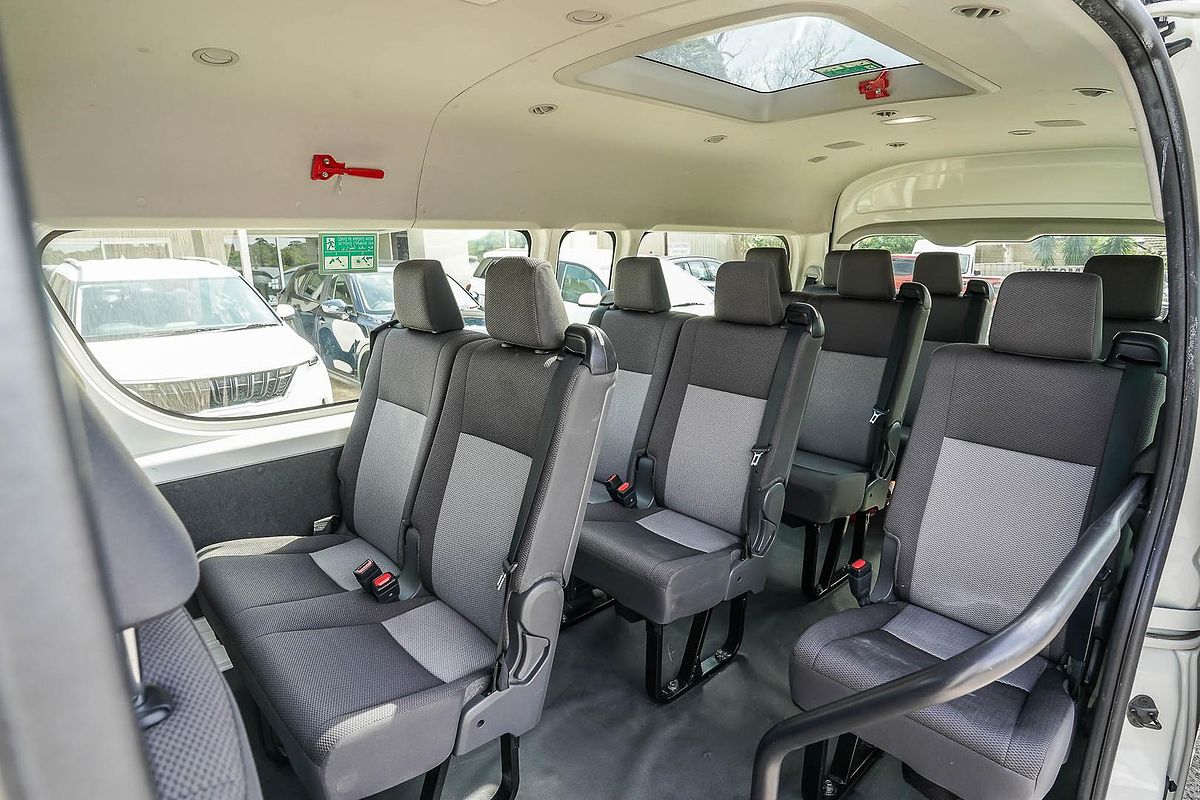 2022 Toyota Hiace Commuter GDH322R