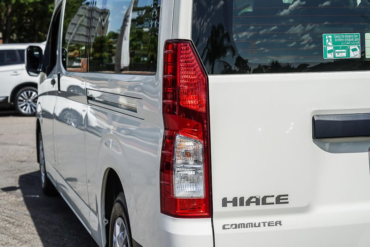 2022 Toyota Hiace Commuter GDH322R