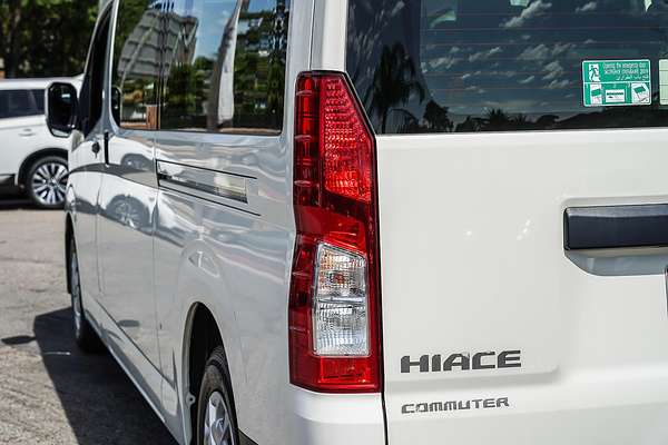 2022 Toyota Hiace Commuter GDH322R