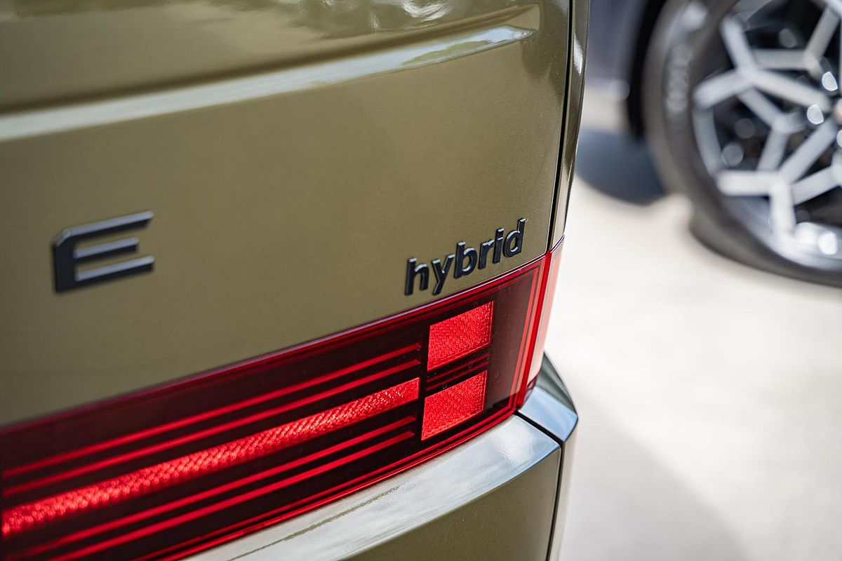 2025 Hyundai Santa Fe Hybrid Calligraphy MX5.V1