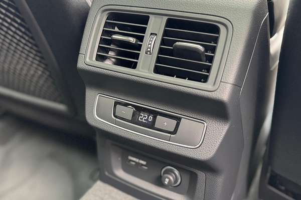 2024 Audi Q5 45 TFSI S Line FY