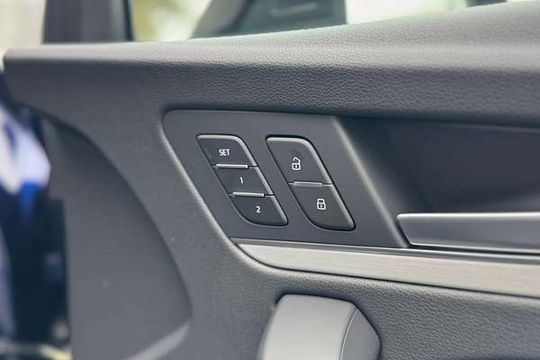 2024 Audi Q5 45 TFSI S Line FY