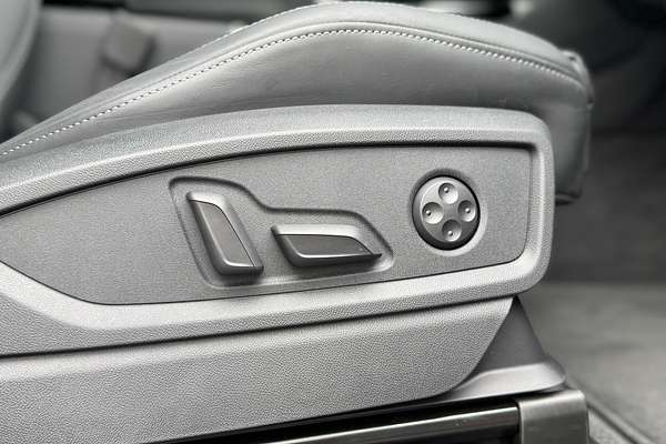 2024 Audi Q5 45 TFSI S Line FY