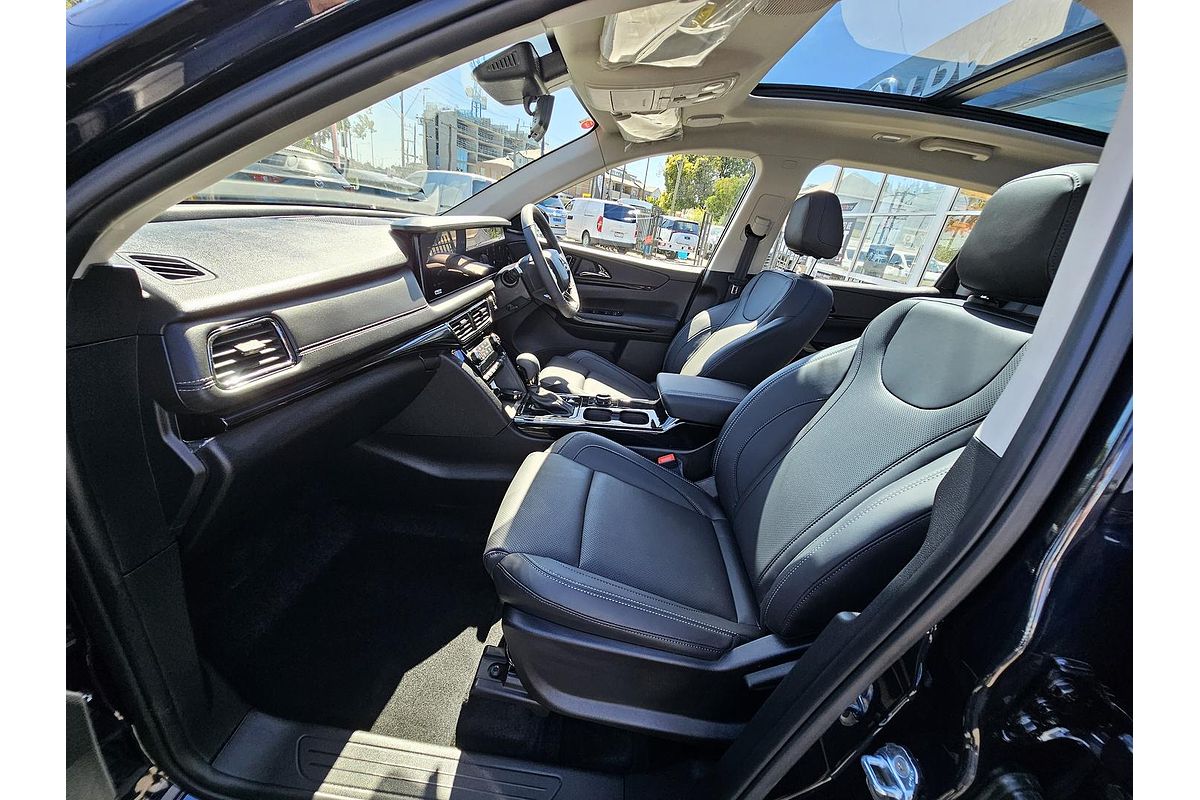 2025 Mahindra XUV700 AX7L