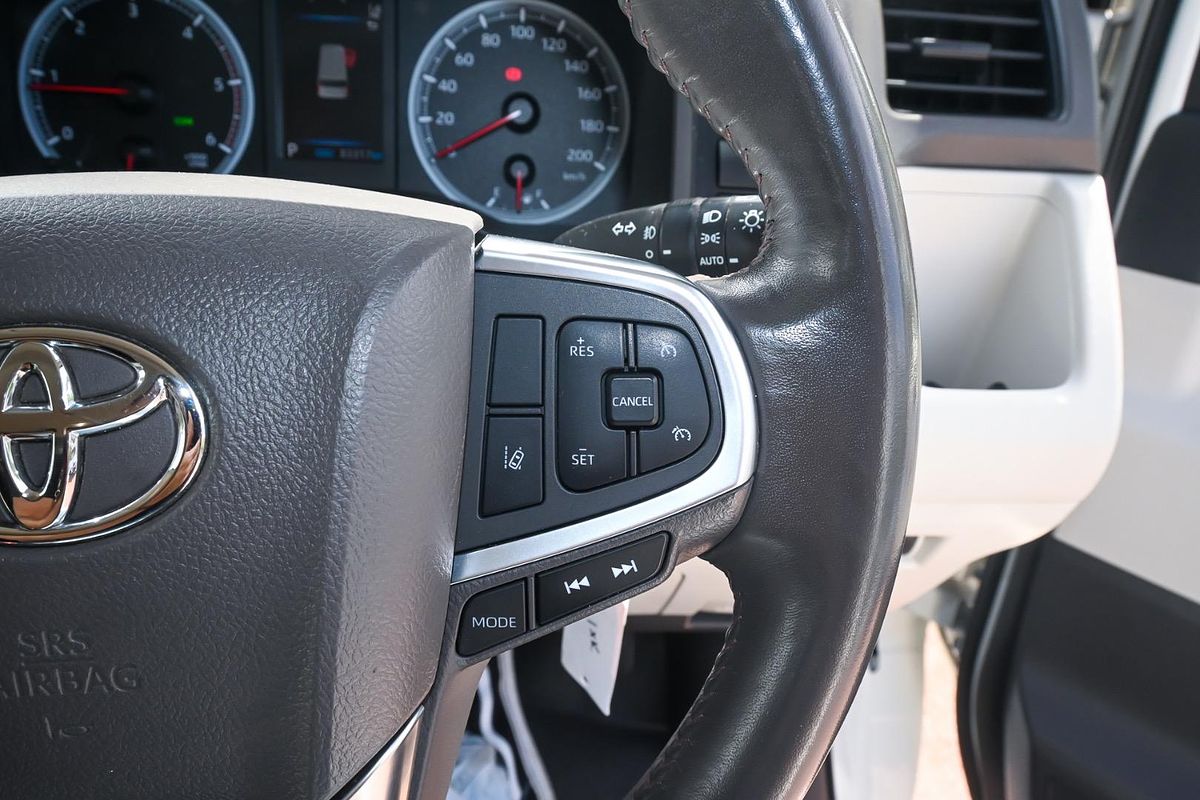 2020 Toyota Hiace Commuter GL GDH322R