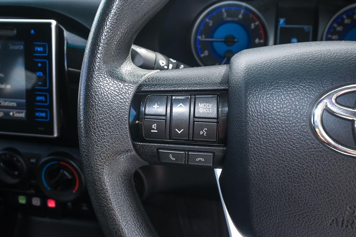 2020 Toyota Hilux SR GUN126R 4X4