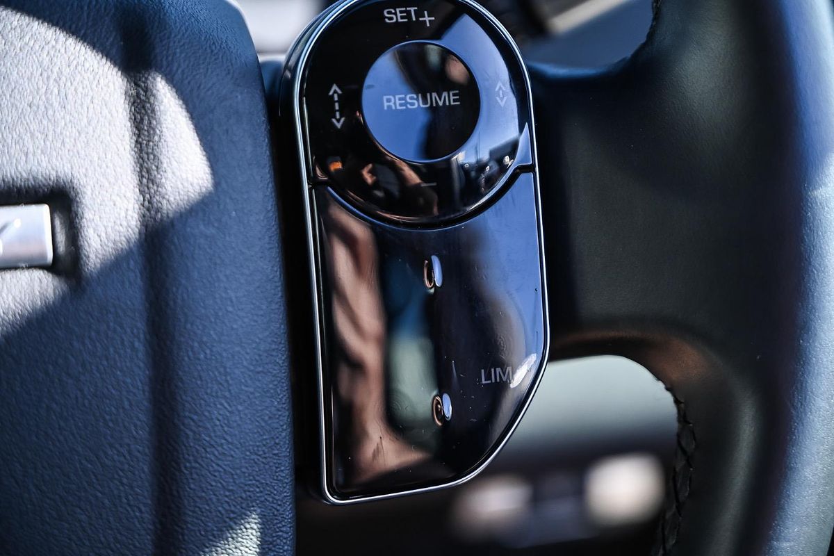 2020 Land Rover Discovery Sport P250 SE L550