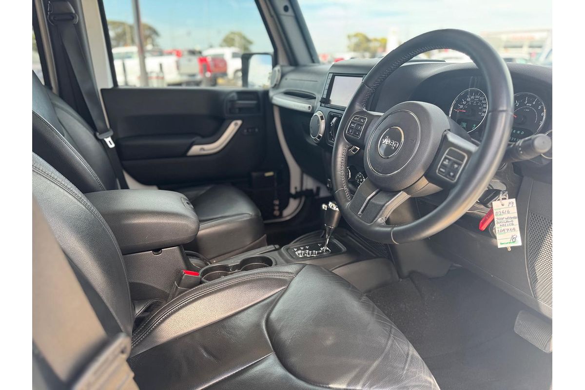 2017 Jeep Wrangler Unlimited Overland JK