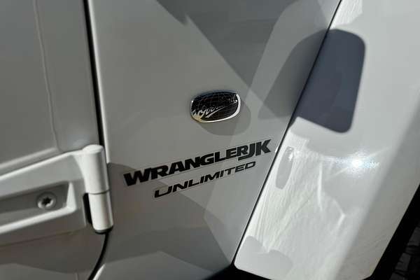 2017 Jeep Wrangler Unlimited Overland JK