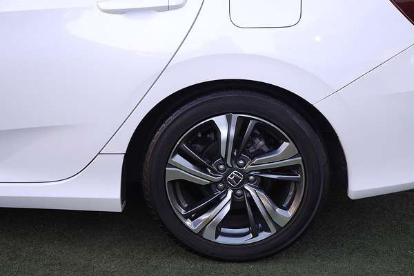 2019 Honda Civic VTi-LX 10th Gen