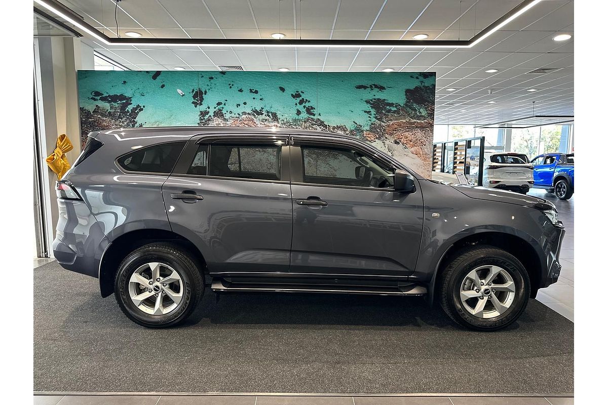 2023 Isuzu MU-X LS-M