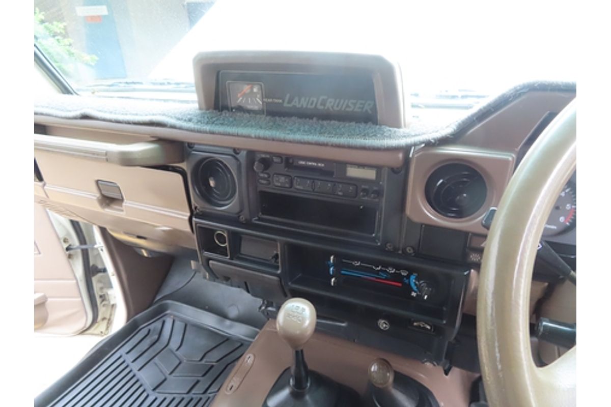 1995 Toyota Landcruiser Troopcarrier FZJ75RV