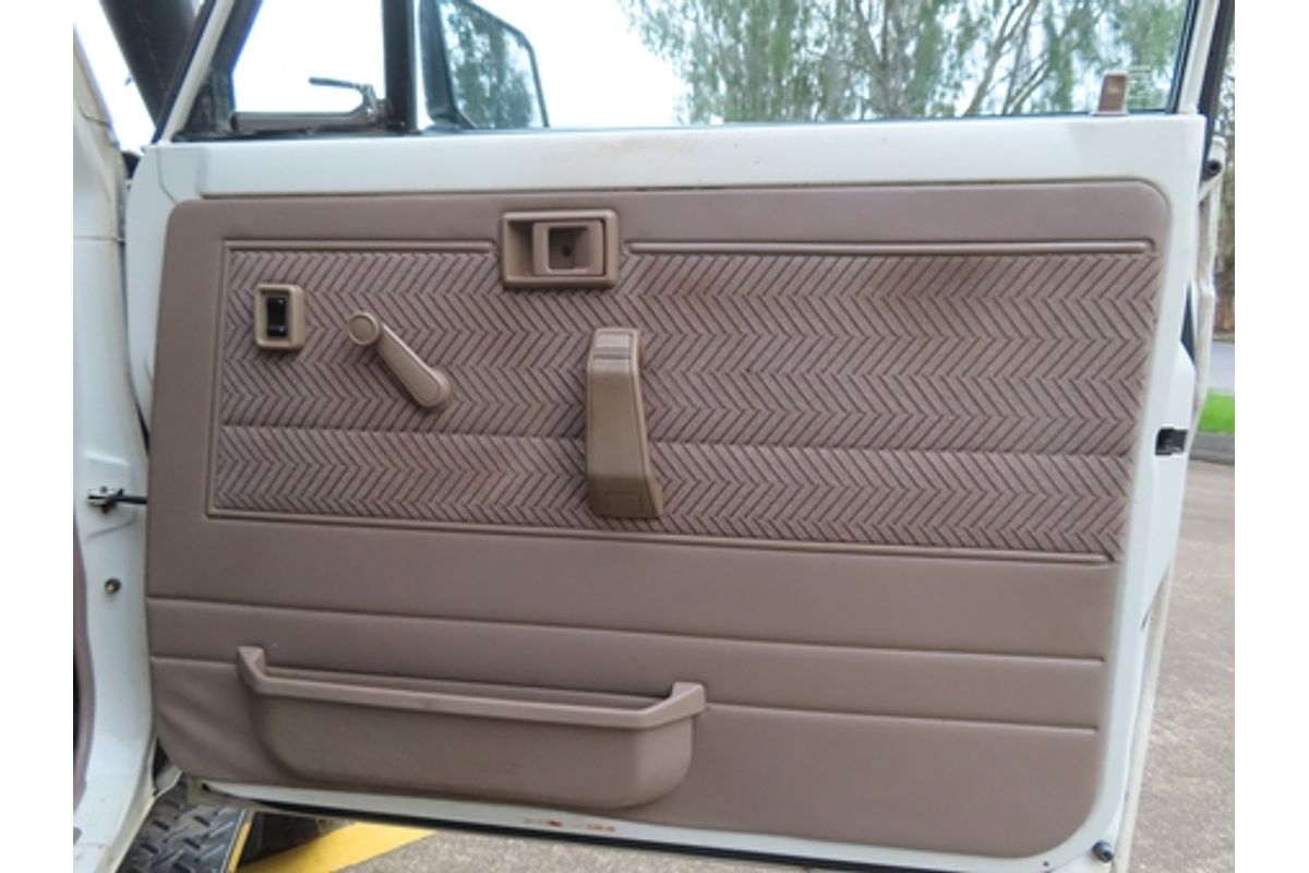 1995 Toyota Landcruiser Troopcarrier FZJ75RV