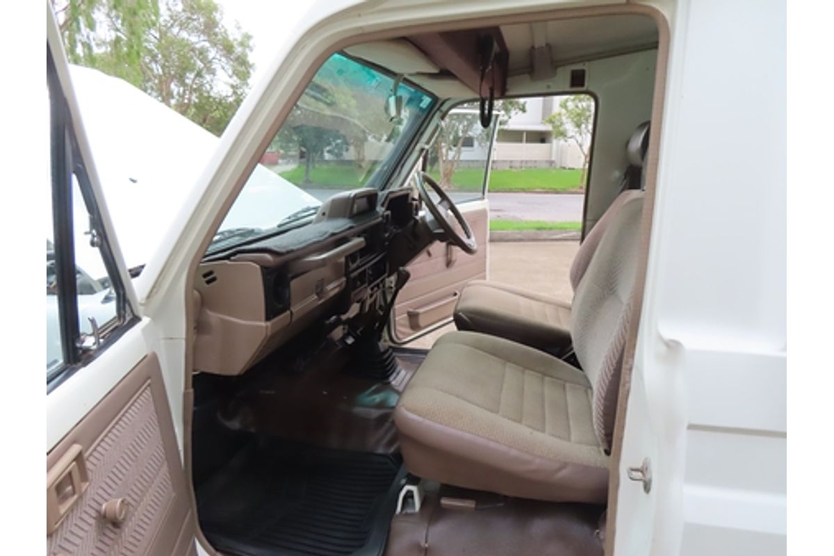 1995 Toyota Landcruiser Troopcarrier FZJ75RV